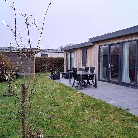 Luxe 5 Persoons Bungalow Op Rustig Vakantiepark Nabij Leeuwarden Dronrijp 외부 사진