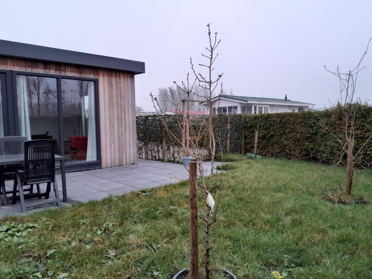 Luxe 5 Persoons Bungalow Op Rustig Vakantiepark Nabij Leeuwarden Dronrijp 외부 사진