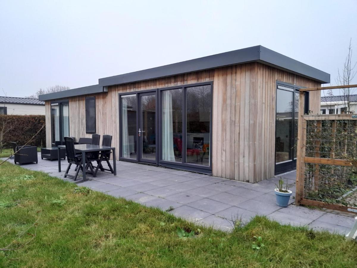 Luxe 5 Persoons Bungalow Op Rustig Vakantiepark Nabij Leeuwarden Dronrijp 외부 사진