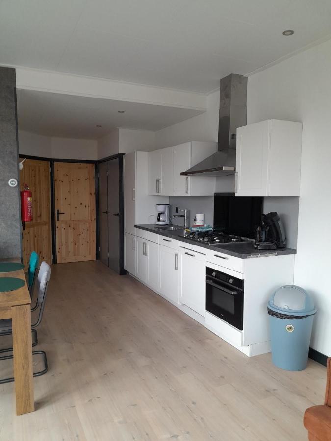 Luxe 5 Persoons Bungalow Op Rustig Vakantiepark Nabij Leeuwarden Dronrijp 외부 사진