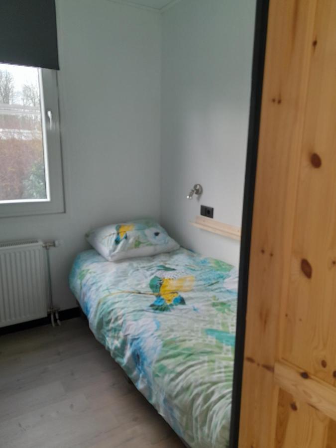 Luxe 5 Persoons Bungalow Op Rustig Vakantiepark Nabij Leeuwarden Dronrijp 외부 사진