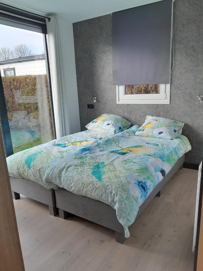 Luxe 5 Persoons Bungalow Op Rustig Vakantiepark Nabij Leeuwarden Dronrijp 외부 사진